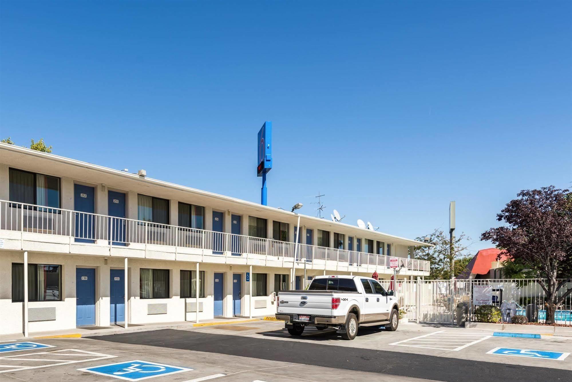 Motel 6-Reno, Nv - Virginia Plumb Εξωτερικό φωτογραφία